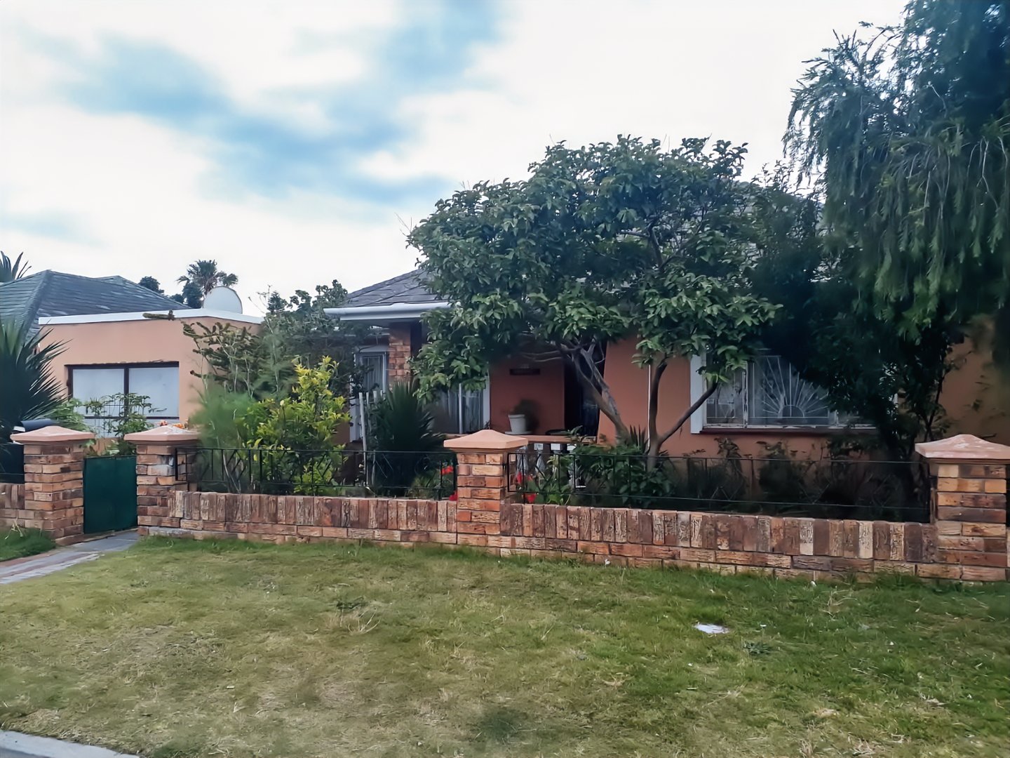 4 Bedroom Property for Sale in Grassy Park Western Cape